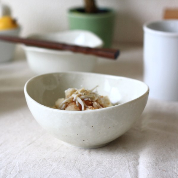 雪粉引 5寸盛鉢 素朴で優しい雰囲気が特徴 中鉢 ボール サラダ 楕円 国産 美濃焼 訳あり