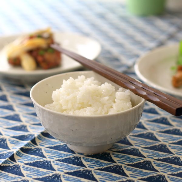 雪粉引 3.8寸飯碗 素朴で優しい雰囲気が特徴 お茶碗 小さめ 和食器 カフェ食器 国産 美濃焼 訳あり