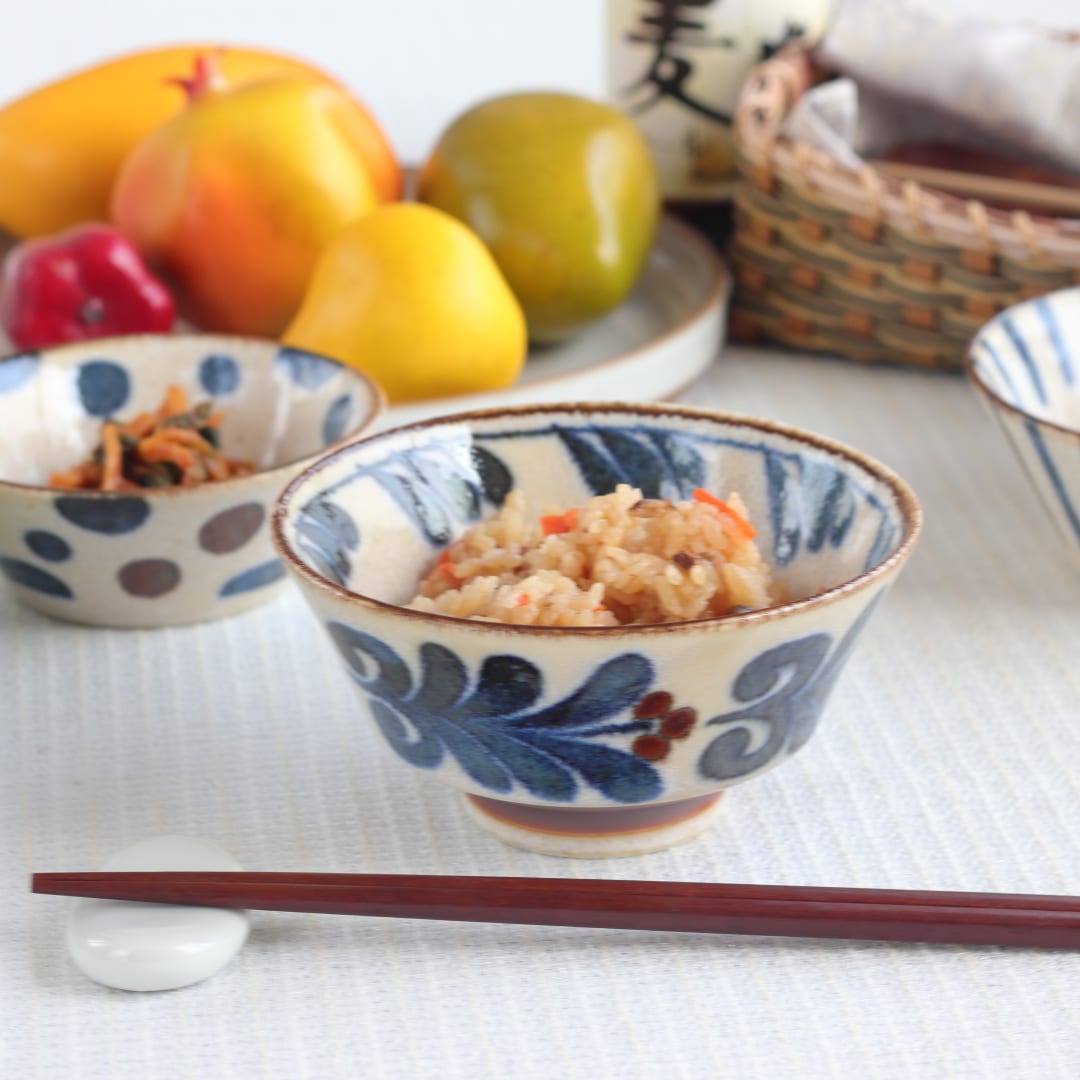 Rakuten - ぱいかじの風 大き目飯椀 13cm 日本製 美濃焼 4.0丼 飯碗 ご飯 お椀 ご飯茶碗 茶わん ちゃわん ライス お茶碗 椀 ミニ丼 沖縄食器 やちむん風 南国 食器 うつわ 器 皿 お皿