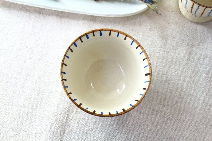 軽かる茶碗 ブルーライン とっても軽い軽かる食器シリーズ ご飯茶碗 お茶碗 茶碗 和風デザイン 便利 白磁 藍染食器 定番商品 国産 瀬戸焼 訳あり