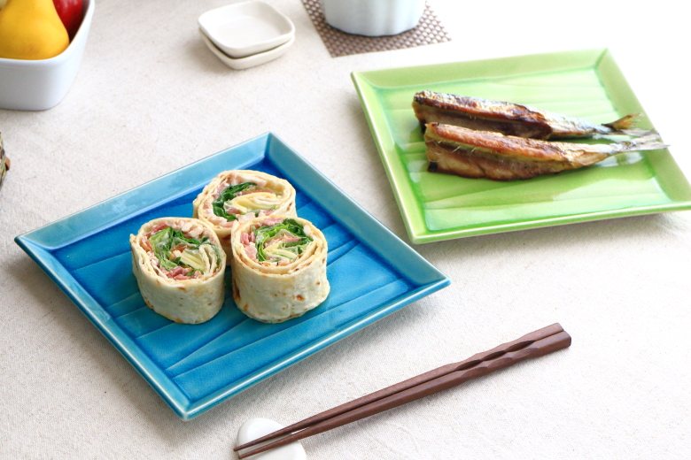 海森角皿 大皿 20.5cm 線紋 角皿 大皿 中皿 パスタ レストラン ワンプレート 大きい 朝食 デザート スイーツ ケーキ プレート 角 スクエア 緑 青 ブルー グリーン 青い食器 食器 和 和食器 洋食器 カフェ 器 皿 cera-pockke-10019597 セラポッケ〜かわいい陶器のお店 サンプル画像2