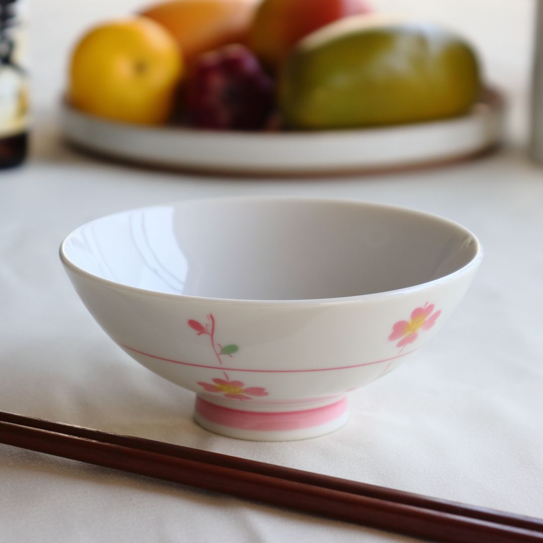 美濃焼お茶碗 ピンク花 日本製 美濃焼 飯碗 ご飯 お椀 ご飯茶碗 茶わん ちゃわん ライス お茶碗 和食器 表示在庫限り 食器 うつわ 器 皿 お皿 陶器 陶...