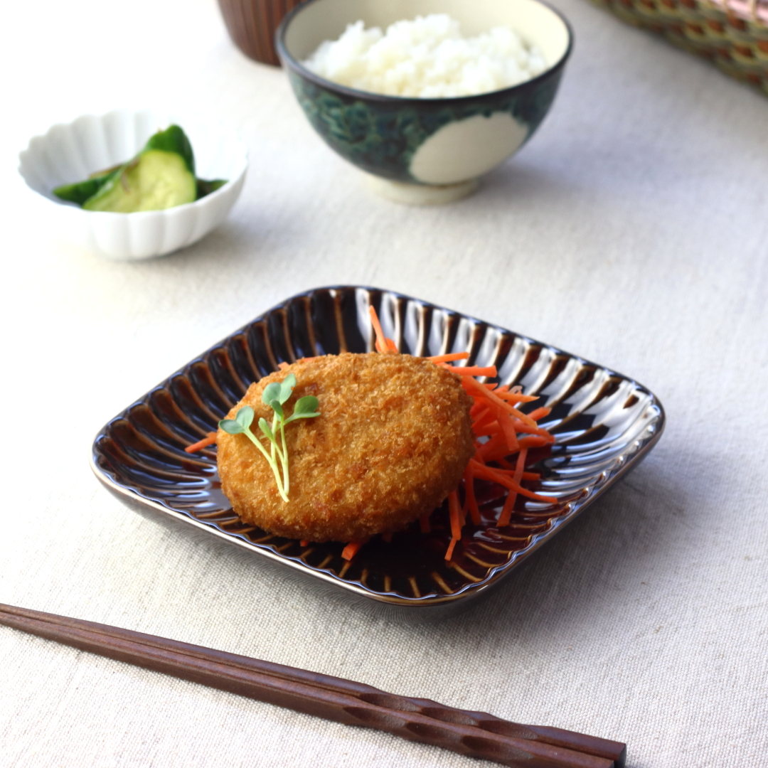 アメしのぎ 角取り皿 15.5cm 日本製 美濃焼 小皿 中皿 和皿 角皿 豆皿 漬物 醤油 取り皿 取り分け皿 定食皿 小付け スクエア プレート 茶 茶色い皿 ブラウン 表示在庫限り 食器