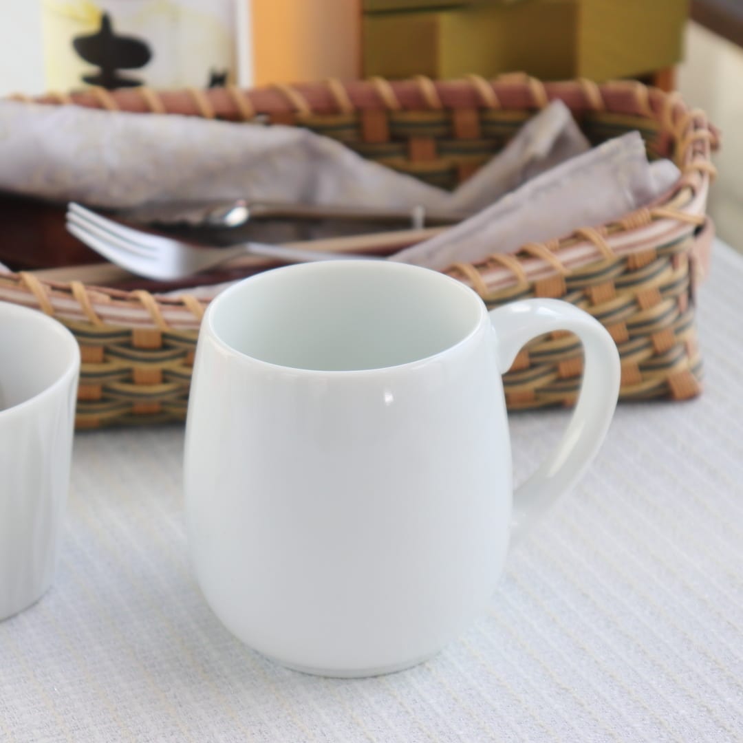 Rakuten - コロンとしたシンプルマグカップ 320ml 日本製 美濃焼 マグ マグカップ オフィス コーヒーカップ コーヒー 紅茶 お茶 ホット アイス 喫茶店 和モダン 和風 飲みやすい 白い ホワイト