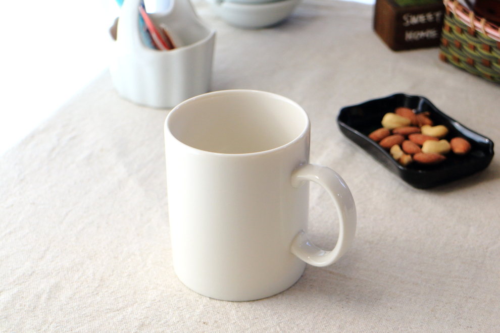 クリームのたっぷりマグカップ 400ml 国産 美濃焼 スープ カップ マグカップ タンブラー 保温 クリスマス コーヒー 重ねて収納可能 スタック 白い 食器 器 皿 お皿 陶器 磁器