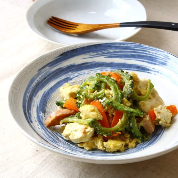 清流渦巻き麺鉢 涼しげな夏の食器 