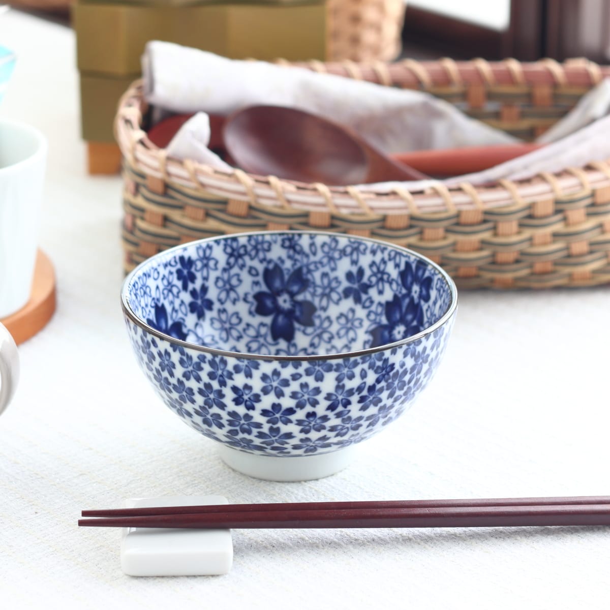 染付桜づくし 和食器お茶碗 12cm 日本製 美濃焼 染付 桜柄 藍色 副菜鉢 取り鉢 レトロモダン おうちごはん 美濃焼 表示在庫限り 人気 おすすめ オススメ おしゃれ オシャレ かわいい