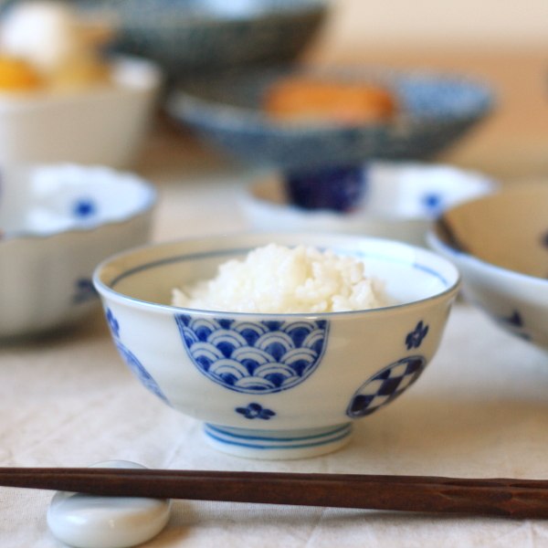 乐天商城 - 藍丸紋 飯碗 長く使える上品な藍染柄です ご飯茶碗 お茶碗 飯碗 茶碗 和食器 国産 美濃焼 訳あり