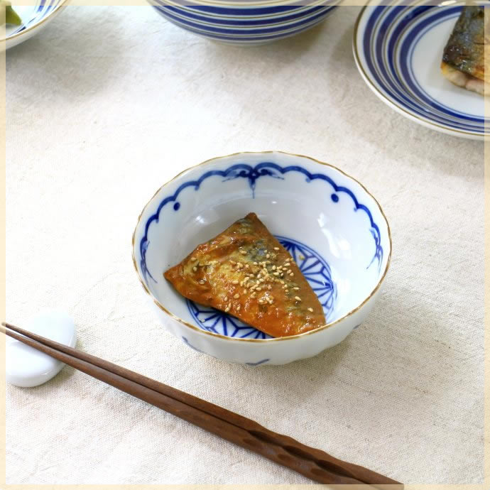 吉祥小紋 麻の葉 4.5寸鉢 小鉢 小付け鉢 お浸し鉢 和鉢 中鉢 奴皿 レトロ感 和カフェ皿 和食器 国産 美濃焼 訳あり