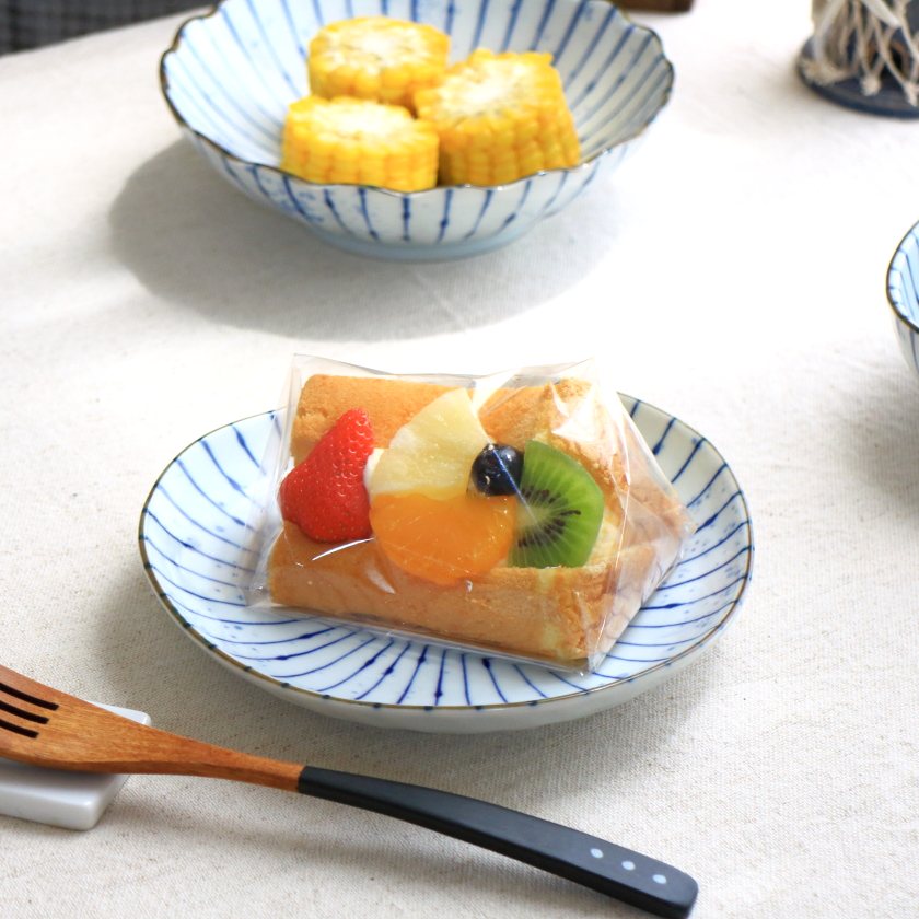 吹墨十草 三角取り皿 16.5cm 国産 美濃焼 5寸中皿 三角50皿 丸皿 中皿 プレート 醤油皿 取り皿 薬味皿 漬物皿 青い皿 おつまみ カフェ 食器 器...