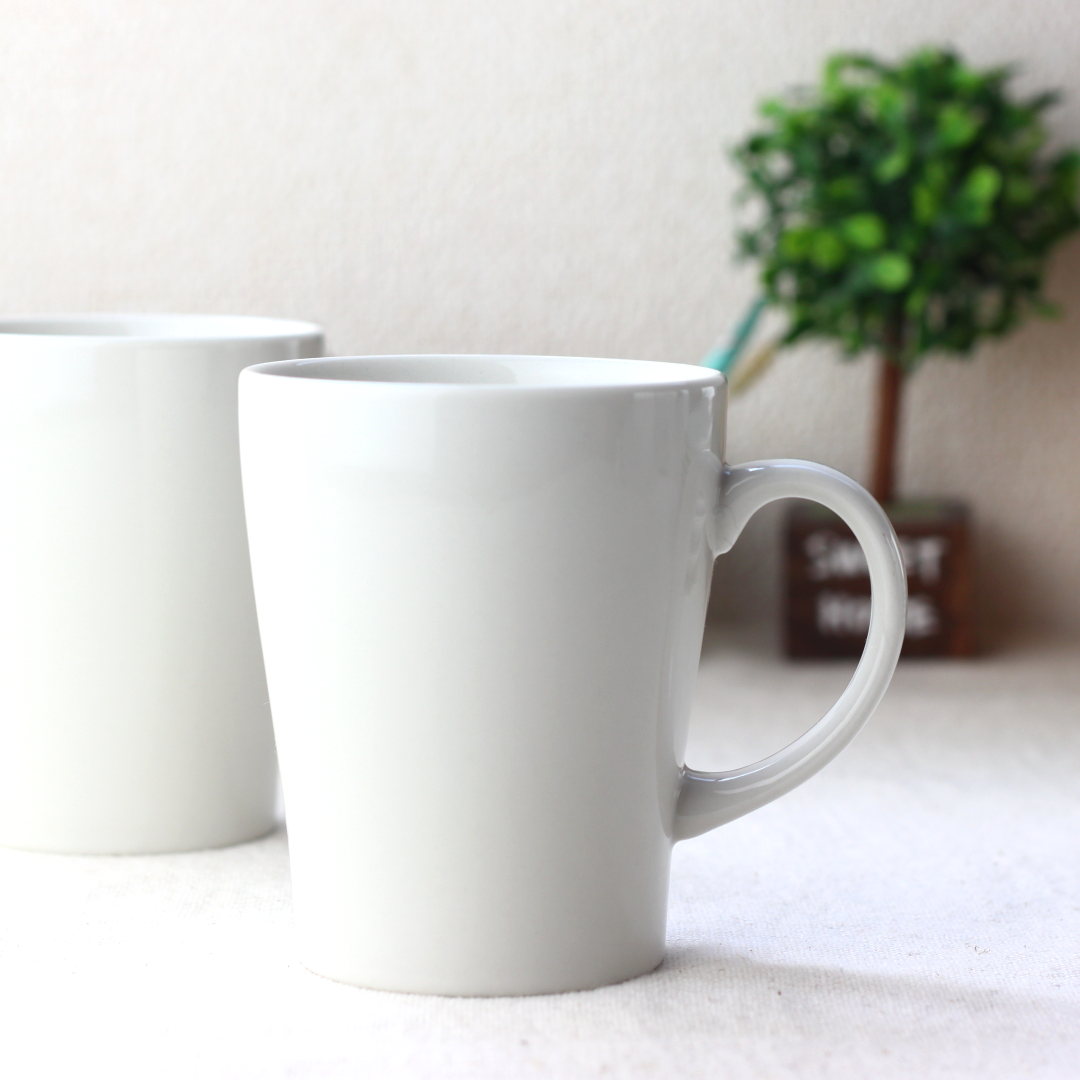クリームトールマグカップ 340ml 日本製 美濃焼 クリーム ホワイト 食器 陶器 磁器 陶磁器 瀬戸物 カフェ 電子レンジ使用可 洗いやすい 食洗機 洋食器...