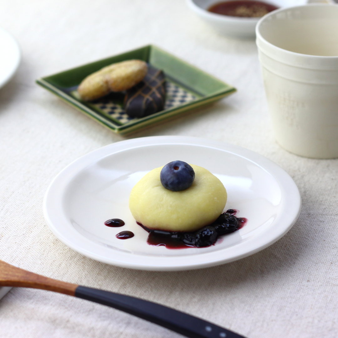 どれだけあっても嬉しい小皿 15cm 日本製 美濃焼 白 ホワイト 食器 うつわ 器 皿 お皿 陶器 磁器 陶磁器 瀬戸物 カフェ 電子レンジ使用可 洗いやすい...