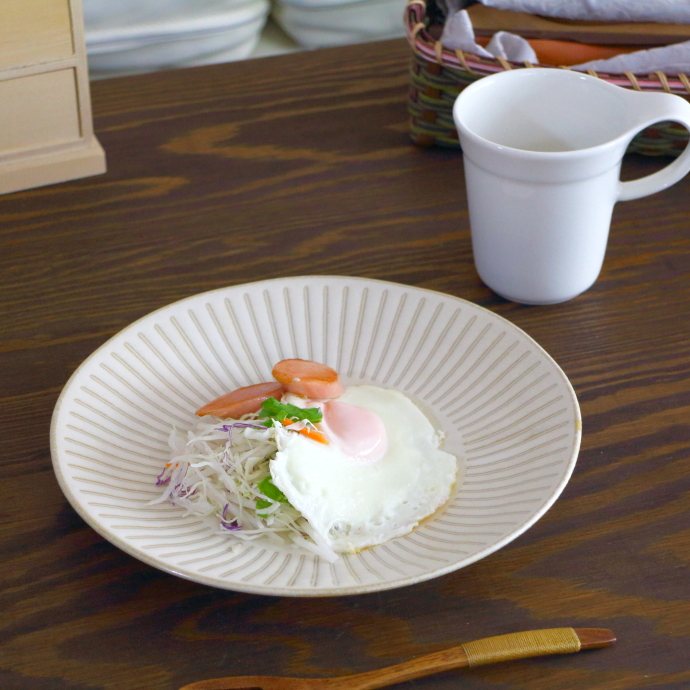 ナチュラル十草 7寸大皿 チタンマット白 丸皿 平皿 メインディッシュ モーニングプレート シンプル プレート カフェ食器 和食器 オシャレ さらさら 国産 美...