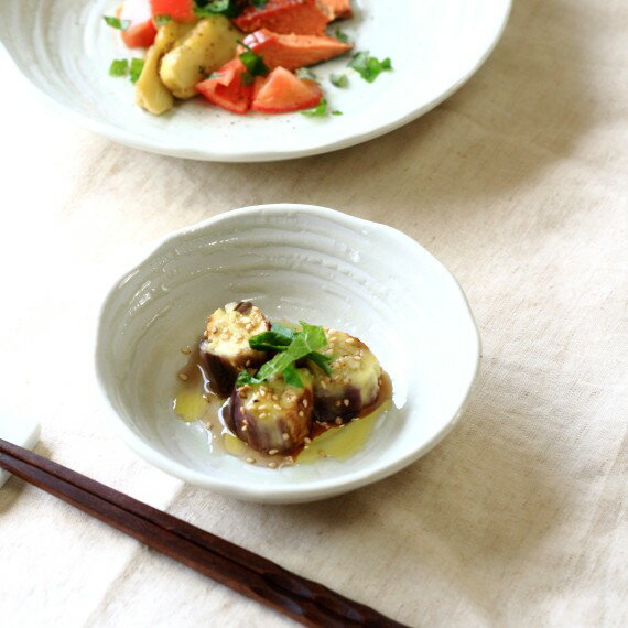 吉祥粉引 13.5cm小鉢 立体的な釉薬デザインがただの和食器ではない 小皿 器 和洋食 マルチボール 食器 国産 美濃焼 訳あり