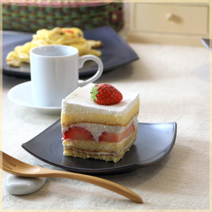 鉄結晶釉 角型 5寸皿 取り分け皿 取り皿 中皿 プレート 便利 角皿 スイーツ 黒い食器 和カフェ皿 和食器 国産 美濃焼 訳あり