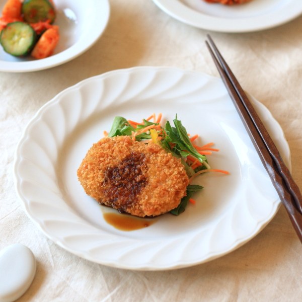 キャロルウェーブ 19cmマルチプレート 日本製 美濃焼 プレート ラウンド 丸皿 中皿 平皿 リム皿 取り皿 ビュッフェプレート ディナープレート メイン皿 ...