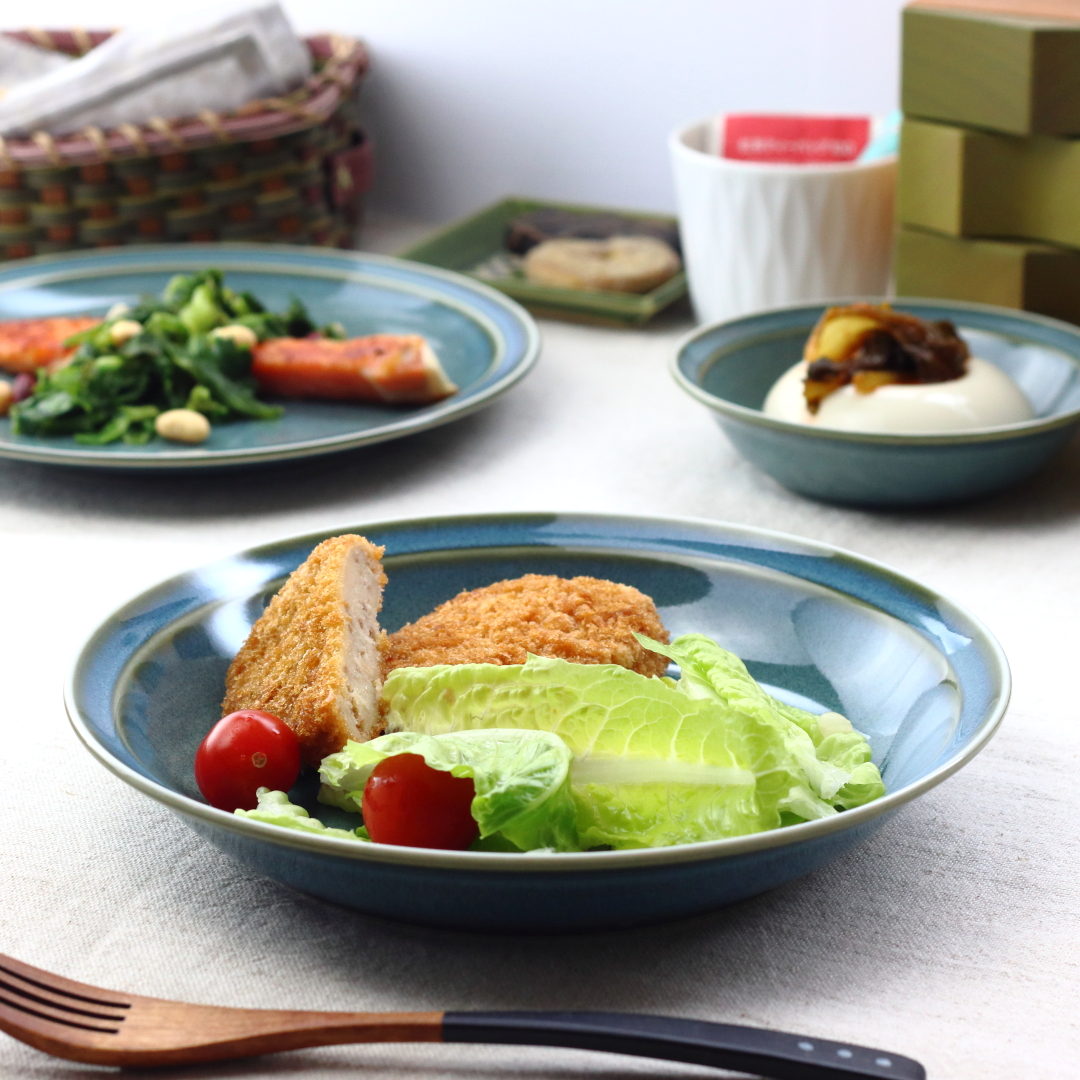 メタリックグリーン パスタボウル 22.5cm 日本製 美濃焼 7寸深皿 大鉢 中鉢 丸皿 パスタ カレー皿 ワンプレート スープ シチュー 炒めもの皿 オムラ...