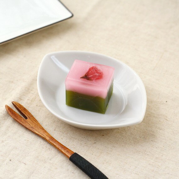 SHIP型プチディッシュ 12cm 珈琲、紅茶のお供に使います 白い食器 小皿 おつまみ 喫茶店 カフェ 漬け物 皿 国産 美濃焼 訳あり