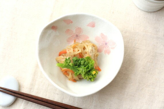 桜の三角鉢 和食が似合う春の和食器 小鉢 煮物鉢 肉じゃが鉢 和食器 和食 国産 美...
