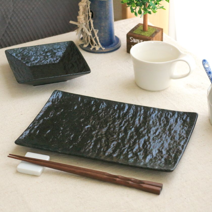 黒岩石 スクエアプレート 24.5cm 国産 美濃焼 大皿 中皿 メイン皿 プレート スクエアプレート 角皿 黒い食器 黒 カフェ 器 お皿 皿 食器 陶器 磁...