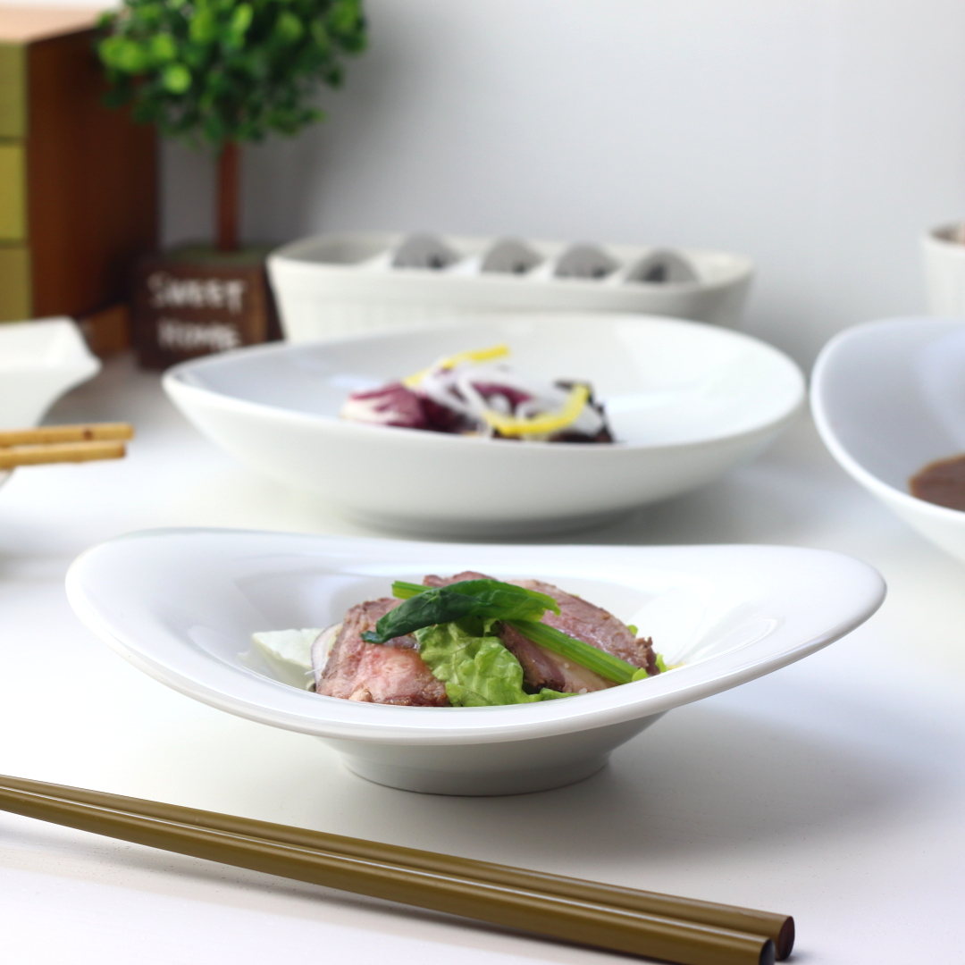 ポニータ オーバルサラダプレート 18.5cm 日本製 美濃焼 ボウル ボール 中鉢 鉢 小付け サラダ鉢 肉じゃが鉢 煮物鉢 奴鉢 おつまみ スープ皿 白い食...