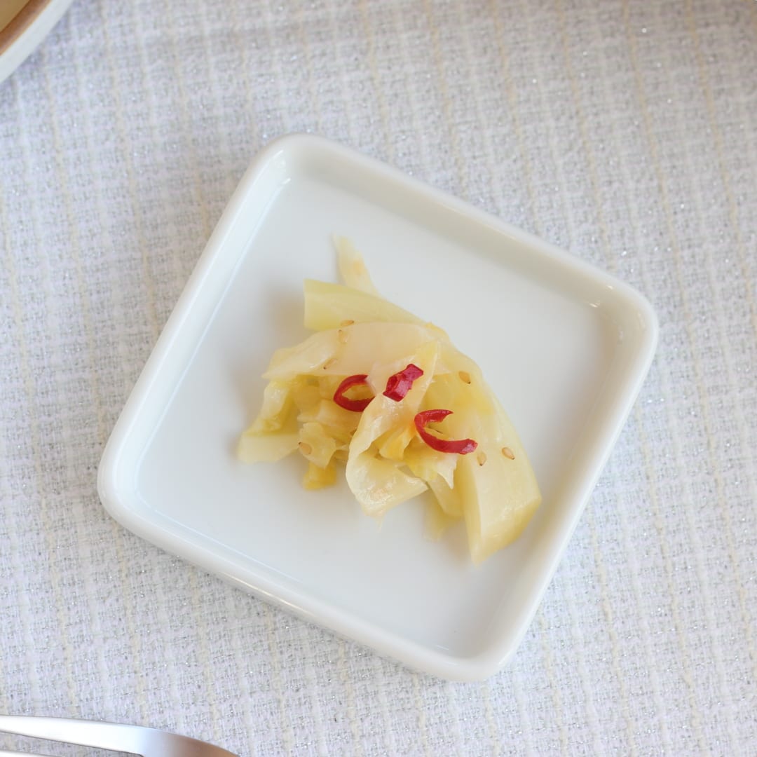 シンプルスクエアプレート 9cm 《4枚セット》 メール便送料無料 日本製 美濃焼 豆皿 スクエア 作家もの風 ミニプレート 韓国風 カトラリー置き 醤油皿 薬味皿 おうち時間 食卓