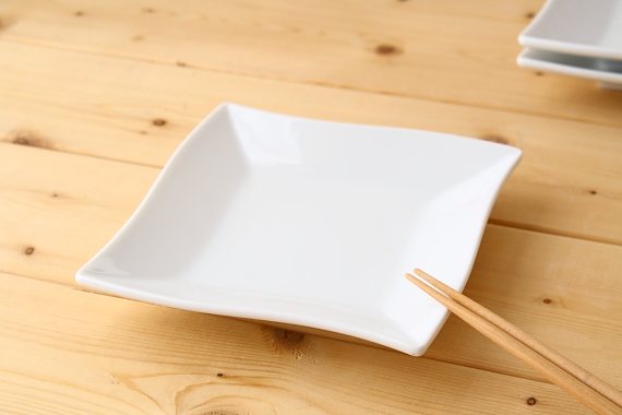 Rakuten - ウェーブの取り皿 13.5cm 小皿 中皿 取り皿 洋食器 カフェ食器 白い食器 国産 美濃焼 訳あり
