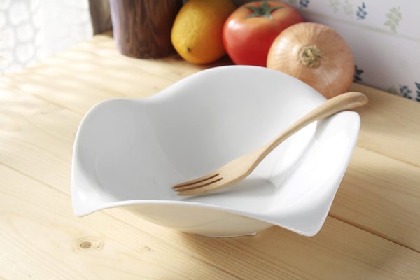 AVANT 18cmボール 中鉢 煮物鉢 白磁 シンプル サラダ 軽量陶器 カフェ食器 北欧食器 白い食器 定番商品 国産 美濃焼 訳あり 美濃取り寄せ