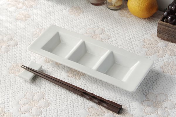 乐天商城 - 前菜三種盛皿 懐石風三連皿 仕切り皿 取り皿 小分け皿 小皿 白い食器 洋食器 25.5cm 国産 美濃焼 訳あり