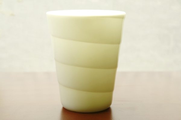 スパイラルカップ 細長L 200ml Hilineカップシリーズ コップ 薄型 光が透ける 軽量 軽い 白磁 オシャレ 定番商品 国産 美濃焼 訳あり 美濃取り寄せ