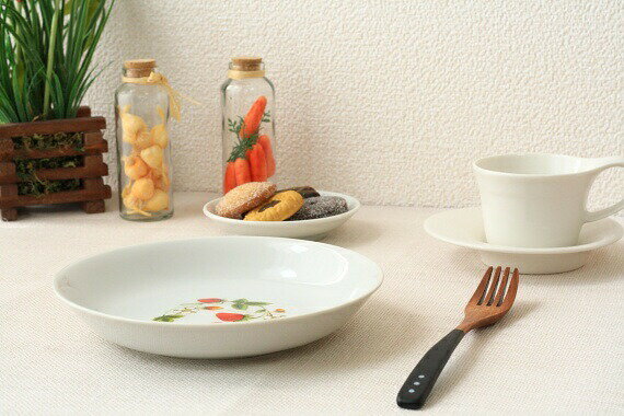 苺柄のマルチボール フルーツ盛り合わせに ボウル シンプル パスタ皿 カレー皿 かわいい 国産 美濃焼 訳あり