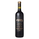 ＜＜ ITEM INFORMATION ＞＞ 名称（原語） Delicato Family Vineyards 1924 Bourbon Aged Double Black Cabernet Sauvignonデリカート・ファミリー・ヴィンヤーズ 1924　バーボン・エイジド　ダブル・ブラック　カベルネ・ソーヴィニヨン 商品詳細 1924年よりブドウ畑を開墾したデリカートによる禁酒法時代に造られたワインへのオマージュシリーズ。バーボン樽で熟成させたスパイシーで濃厚なカベルネ・ソーヴィニヨンです。 味わい 品種 カベルネ・ソーヴィニヨン100％ 内容量 750ml 保存方法 冷暗所で保存してください 原産国名 アメリカ 輸入者 株式会社モトックス大阪府東大阪市小阪本町1-6-20 出荷日/着日 配送方法 基本常温/冷蔵配送も可 同梱包 常温/冷蔵配送可能な商品と同梱が可能です。 予約商品との同梱の場合は、予約商品の発送日にあわせて発送させていただきます。 備考 ※写真はイメージです。実際にお届けの商品は形状やパッケージが異なる場合があります。※ワインの成分（澱）が沈殿する場合がありますが、品質には問題ありません。お召し上がりの際は、ボトルの底をご確認ください。沈殿物（澱）を確認した際は、ボトルを揺らさないよう、ゆっくりとグラスに注いでください。『US・ワイン生産者・オブ・ザ・イヤー』に3度、 『アメリカン・ワイナリー・オブ・ザ・イヤー』に3度も選ばれた優良生産者！！ スパイシーで濃厚な味わい デリカート・ファミリー・ヴィンヤーズ 1924　バーボン・エイジド　ダブル・ブラック　カベルネ・ソーヴィニヨンDelicato Family Vineyards 1924 Bourbon Aged Double Black Cabernet Sauvignon ■商品情報 1924年よりブドウ畑を開墾したデリカートによる禁酒法時代に造られたワインへのオマージュシリーズ。バーボン樽で熟成させたスパイシーで濃厚なカベルネ・ソーヴィニヨンです。 ■生産者情報 シチリア出身の「インデリカート」家が経営する大人気のカリフォルニア産ワインブランドです。カリフォルニアの地で85年以上、数世代に亘りブドウ栽培・ワイン造りを行ってきた老舗ワイナリーで、これまで何度もアメリカン・ワイナリー・オブ・ザ・イヤーに選ばれた優良生産者です。