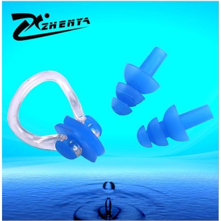 送料無料　水泳用、耳栓・鼻栓セット　ピンクとブルー　スイミングに　ケース付　ソフトシリコン使用