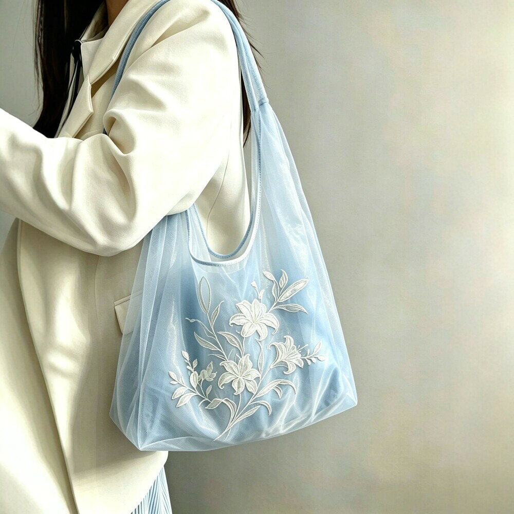 Rakuten - オーガンジー百合刺繍トートバッグ レディース 2層構造 大容量 軽量 夏用 ライトブルー 韓国風 ナチュラル 通勤通学 おしゃれ サマーバッグ