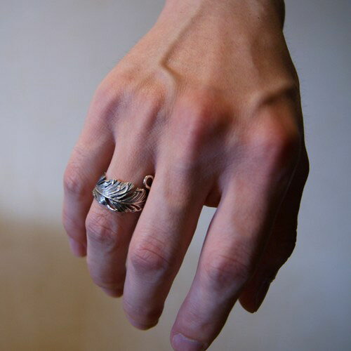 GARDEN OF EDEN Feather Ring M