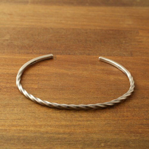 Atease TWIST BRACELET / SILVER