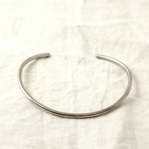 mollive SIMPLE BRACELET TAKERU SATOU MODEL