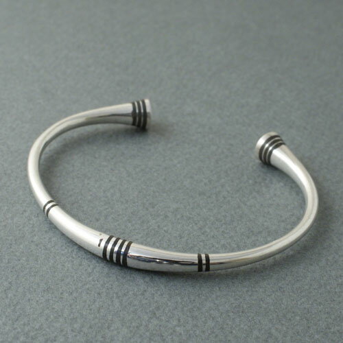 TUAREG SILVER JEWELRY LINE ROUND END BRACELET