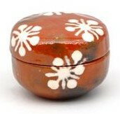 香合　こぼれ梅　川?和楽作（木箱）