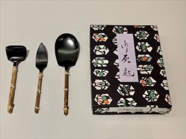 茶器/茶道具 灰道具】 灰匙&灰押さえセット 黒味 三本セット 吉羽 茶器/茶道具 灰道具】 灰匙&灰押さえセット 黒味 三本セット 吉羽