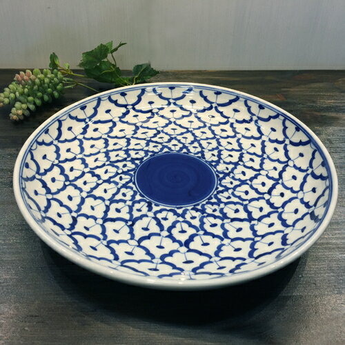 【特大　丸皿　30cm】青白陶器青白食器パイナップル柄陶器　小鉢タイ料理アジアン料理タイ雑貨