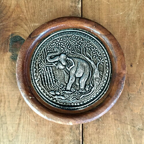 【丸型・象・木製 コースターA 】【1点販売】 【4枚までネコポス発送OK！】コースタータイ雑貨・タイ料理象・マンゴーウッド