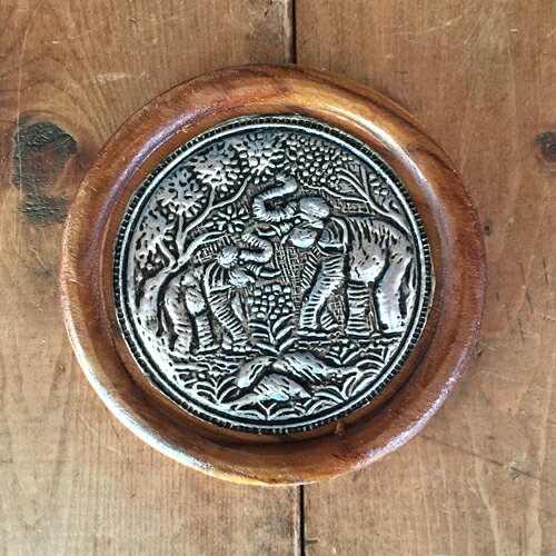 【丸型・象・木製 コースターB 】【1点販売】 【4枚までネコポス発送OK！】コースタータイ雑貨・タイ料理象・マンゴーウッド