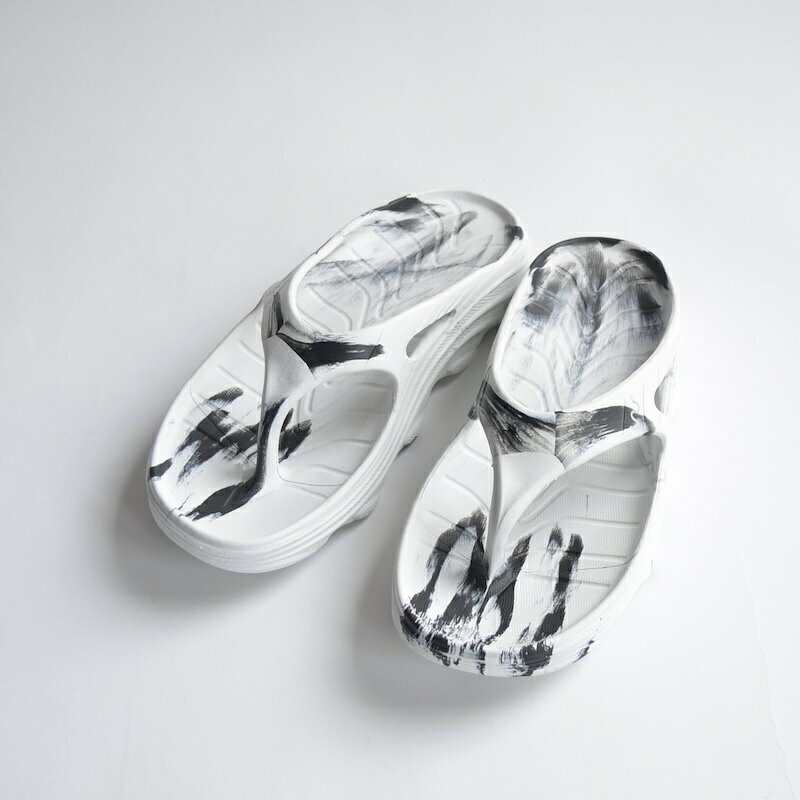 Rakuten - doubleu（ダブリュー） RIVE Painted Recovery Thong Sandals 7431-White/Black