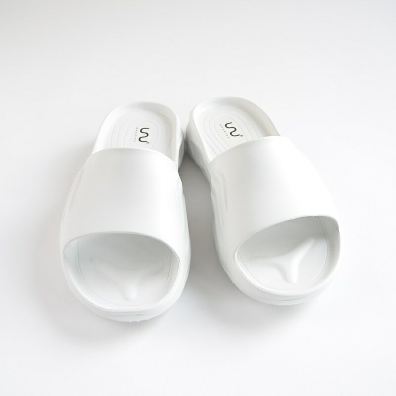 Rakuten - doubleu（ダブリュー） ULTRA SPORTY SLIDE Recovery Sandals 8304-white