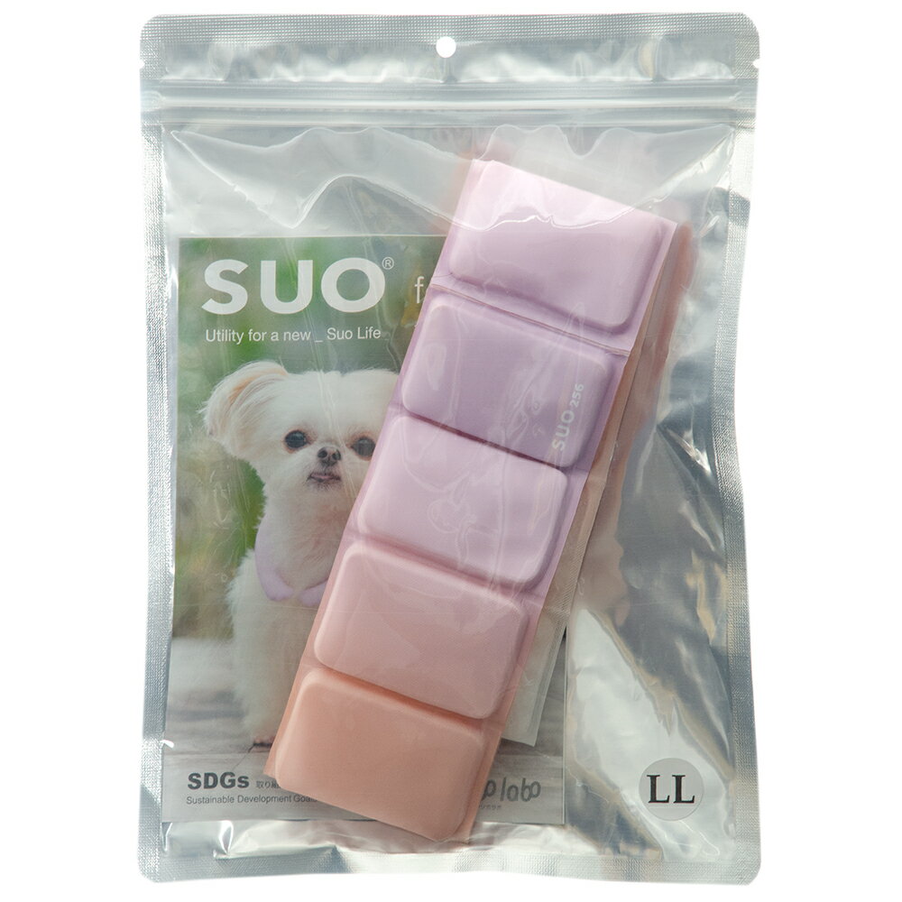 メーカー：SUO夏の暑さから大切な家族を守ります！SUO　256ICE　SUOバンド　LL　スウィートピンク対象犬、猫など特長●「SUO　256ICE」は温度環境に応じて、凍ったり溶けたり（固体—液体）を繰り返しながら、吸熱・放熱するアイテムです。 ●溶けて液体状になっているときは、冷凍庫で約15〜20分（※）で凍結！水や他の冷媒よりも早く冷却する上、効果が長続きます。 ※外気温により所要時間は変わります。 ●COSMOS認証で承認された天然培養素材から抽出した植物由来の特殊冷却素材を使用しています。 ●PCMが最適なクーリング温度を維持するので、過度な冷却による皮膚壊死や凍傷を防ぎます。 ●結露しないので、ずっと快適にお使いいただけます。 ●マジックテープで簡単に着脱することができ、サイズ調節も可能なので愛犬の首にやさしくフィットさせることができます。数量1個サイズ内周：約62．5〜68cm（テープを全て留めた内周〜テープを半分留めた内周） テープの長さ：11cm 重量：約173（±10）g材質外側：TPU（耐熱温度：−60°〜80°　自己消化性） 内容物：Temperature　Control　Ingredient（温度制御成分PCM）生産国韓国ご使用方法●内容物が固体の時 そのままお使いください。 ●内容物が液体の時 冷凍庫や冷蔵庫、クーラーボックスや冷水の中に、約15〜20分間入れ、再度固形化させてからお使いください。 尚、外気温により所要時間は変わります。 ●SUOの気泡について SUOの中身は、充填する時点で細かい空気の粒が均等に混ざっております。 SUOを冷やし凝固した後、使用して液状になった際に、均等に散らばっていた空気の粒が結合して大きな粒になることがございますが、不良品ではございませんのでご安心ください。 ●SUOに大きな気泡やへこみが現れた場合の対応策 液状化した状態で軽く振っていただくと一箇所に集まった空気が分散されて小さくなります。 気泡が細かく分散されたことを確認してから、冷やしていただけますようお願いいたします。 また、急激に冷やすことにより凹みが生じることもございますが、使用して液状になると凹みが解消するケースが多く見受けられます。ご注意※本来の用途以外でのご使用はお控えください。※鋭いもので本体を刺したり、傷つけたりしないでください。※SUOの中身は、充填する時点で細かい空気の粒が均等に混ざっております。※SUOを冷やし凝固した後、使用して液状になった際に、均等に散らばっていた空気の粒が結合して大きな粒になることがございます。※気泡のように見えますが、不良品ではございませんのでご安心ください。※生産工程上、まれに小さな物質が内容物に混入する場合がありますが、使用上は問題ございません。※万一破損等、内容物が流出した場合はただちにご使用を中止してください。※内容物がペットの皮膚被毛や人の肌についた場合は水で洗い流してください。（異常があらわれた場合は専門医にご相談ください）※表面が汚れた場合は水洗いしてください。※ペットや子供の手の届かない所に保管してください。※高温、火のそばに置かないでください。※保管する場合は内容物のかたより防止のため、できるだけフラットな場所で横にして保管してください。※飼い主様の目の届かないところでは使用しないでください。※噛み癖やイタズラが多いペットや子供には使用しないでください。※内容物を誤飲した場合は専門医に相談してください。お問い合わせについて商品の不明点につきましては、下記にお問い合わせください。株式会社WIZ　お問い合わせ先TEL：078−612−3220SUO　28°ICE　SUOマット　ピーチベージュ　沖縄別途送料SUO　256ICE　SUOバンド　L　スウィートピンクSUO　256ICE　SUOバンド　LL　エクリュホワイトSUO　256ICE　SUOバンド　LL　サフランイエローSUO　256ICE　SUOバンド　LL　ピスタチオグリーン … SUO　256ICE　SUOバンド　LL　スウィートピンク　4573513078942　kyousei0717　Y.K.　犬　いぬ　犬用　いぬ用　ドッグ　dog　犬用品　用品　夏物　涼感　冷感　冷たい　保冷　保冷用品　夏　夏対策　暑さ対策　熱さ対策　避暑　冷却　お手入れ簡単　手洗い　ひんやり　ネッククーラー　バンド　幅広　マジックテープ　体温調節　バイオ原料　BIO原料　繰り返し使える　リユース■この商品をお買い上げのお客様は、下記商品もお買い上げです。※この商品には付属しません。■SUO　28°ICE　SUOマット　ピーチベージュ　沖縄別途送料SUO　256ICE　SUOバンド　L　スウィートピンクSUO　256ICE　SUOバンド　LL　エクリュホワイトSUO　256ICE　SUOバンド　LL　サフランイエローSUO　256ICE　SUOバンド　LL　ピスタチオグリーン