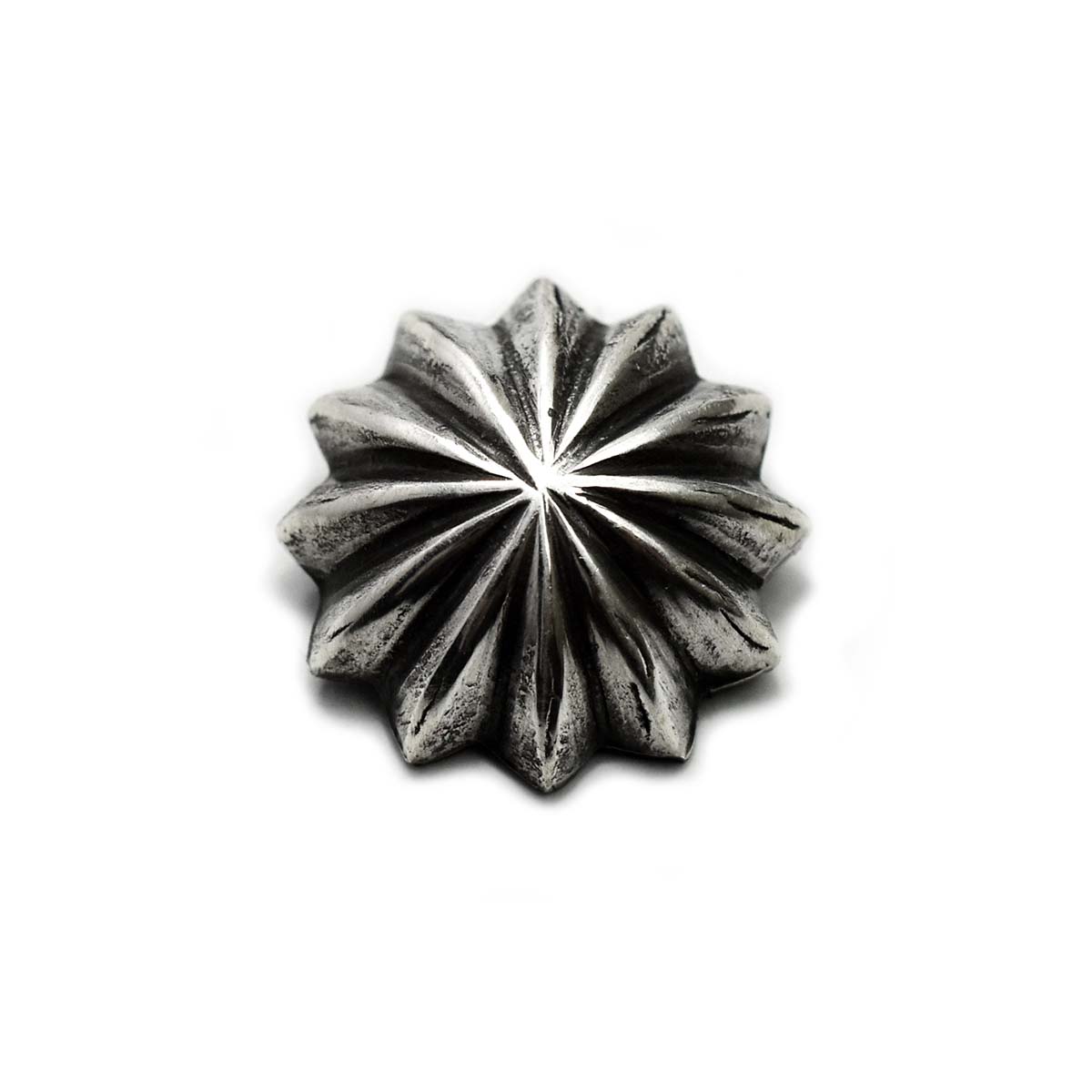 CHAOS Accessoryの【ループタイプ】【直径15mm】ナバホ ネイティブアメリカン テイスト アポロ シェル ウニ コンチョ 15mm SSサイズ 小型コンチョ スターリング シルバー925 ハンドメイド インディアンジュエリー モチーフ カスタム かわいい かっこいい 髪留め ヘアゴム｜アングル2