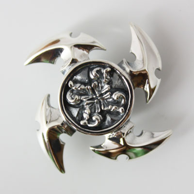 CHAOS Accessoryのシルバー925 シルバーコンチョ シルバー925 卍刃 手裏剣コンチョ カスタムウォレットパーツ 30mm 送料無料｜アングル2