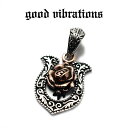 【good vibrations 正規取扱店】【送料無料】グッドバイブレーションズ アラベスク ホースシュー&ローズ 唐草 馬蹄&薔薇 チャーム ペンダントトッ...