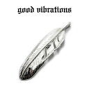 【good vibrations 正規取扱店】【送料無料】シルバーアクセサリー グッドバイブレーションズ フェザー ココペリ 18金メッキ ワンポイント ペンダ...